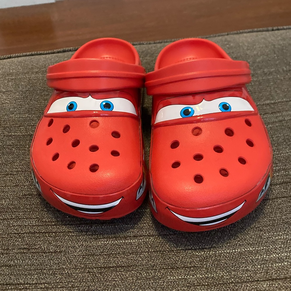 Crocs ADULT Lightning McQueen light up clogs - Picture 4 of 4